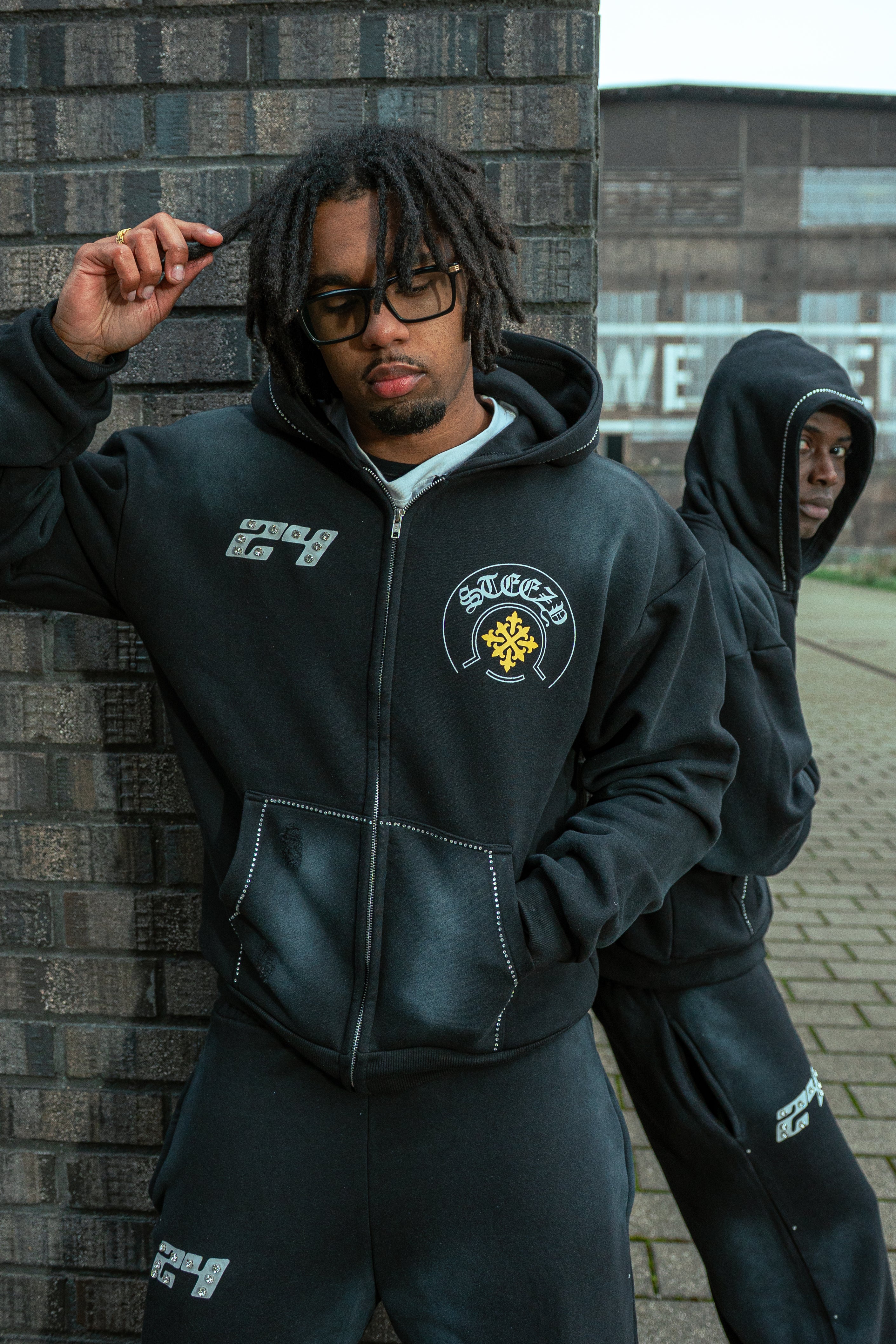 Certified Noir- Zipper